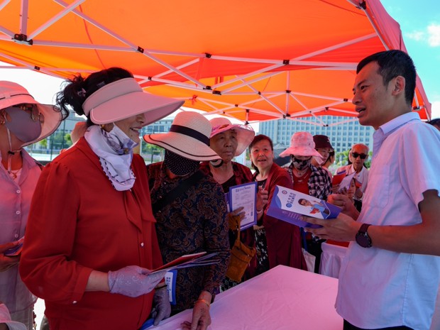 蘭州新區(qū)客戶(hù)端 | 蘭州新區(qū)開(kāi)展《信訪工作條例》暨信訪工作法治化主題宣傳活動(dòng)